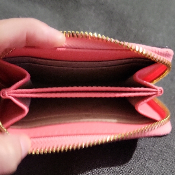 Michael Kors Coral Card Holder - Picture 6 of 6